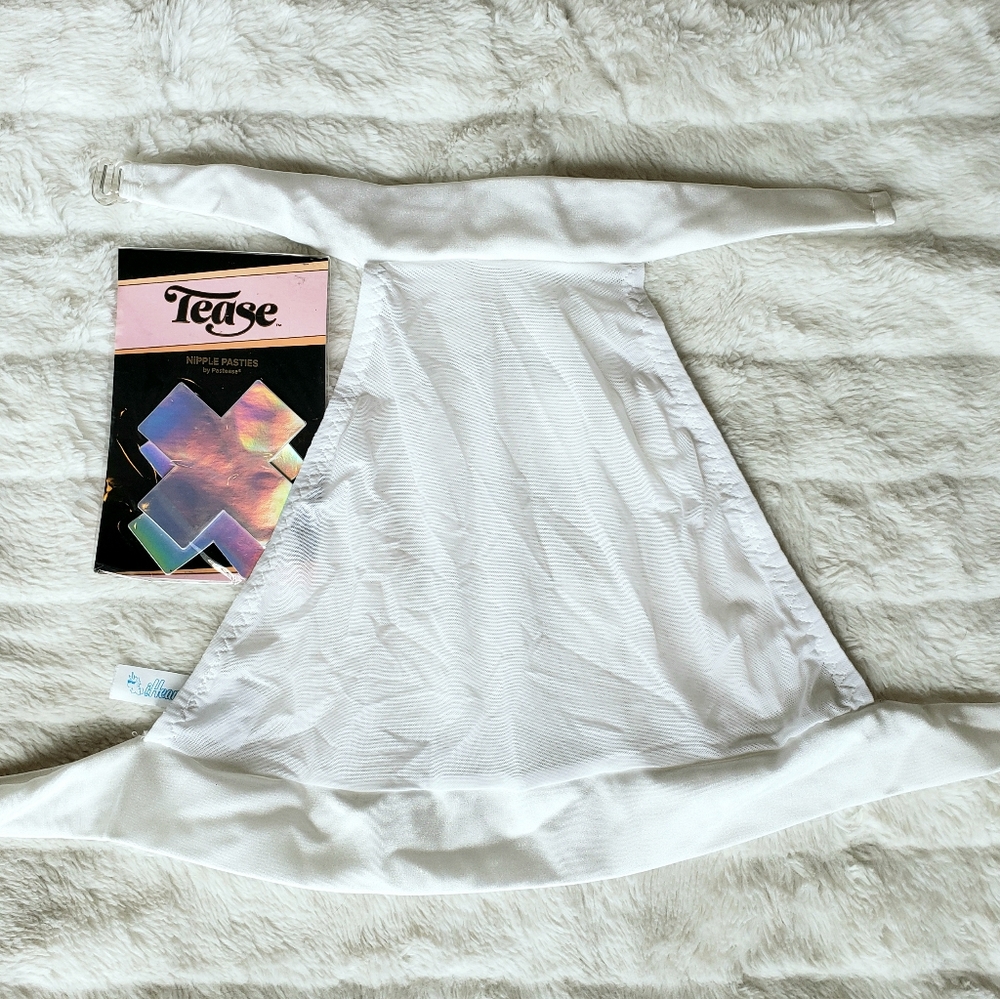 Iheartraves Mesh Halter Top white